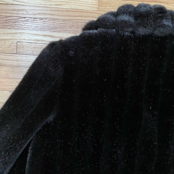 Vintage JORDACHE Faux Fur Coat - Picture 14 of 15